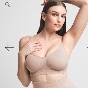 SKIMS Seamless Sculpting Bralette in Mica